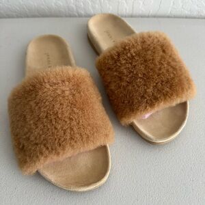 Jenni Kayne Shearling Slide Sandal in Natural